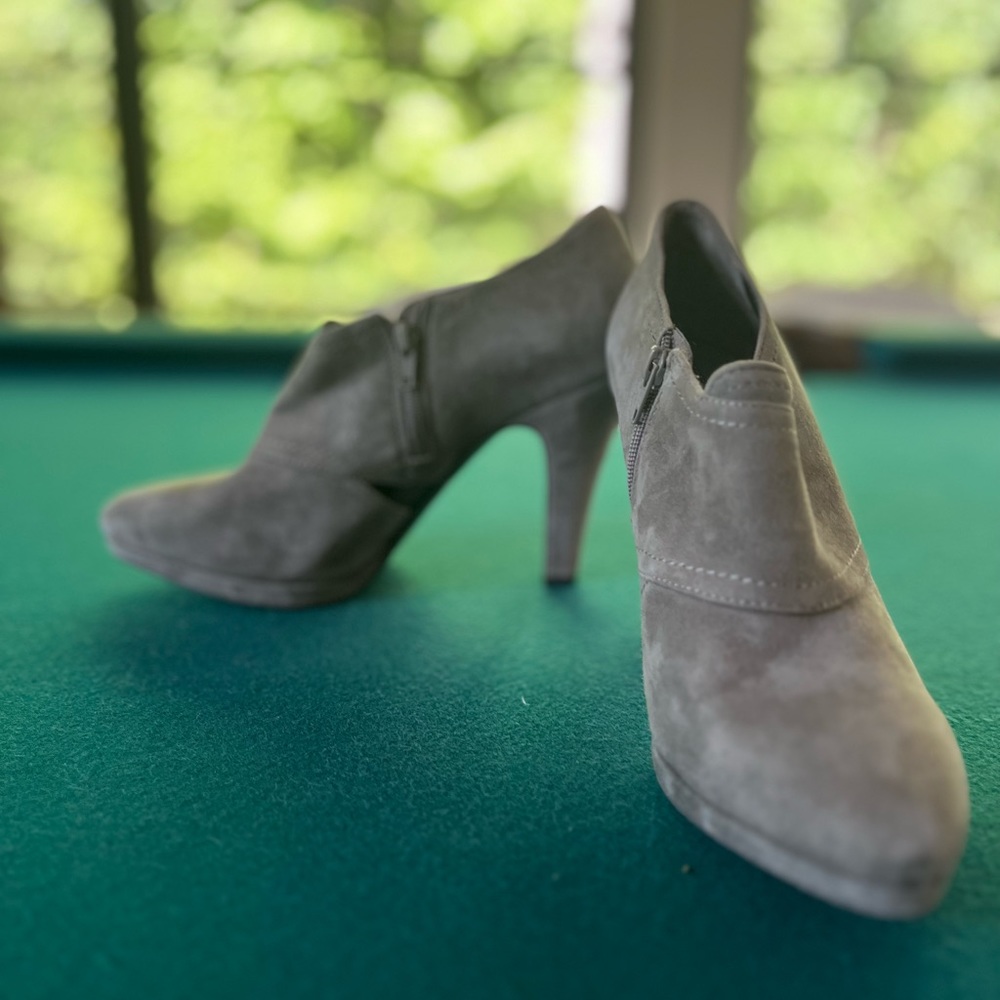 Banana Republic heels